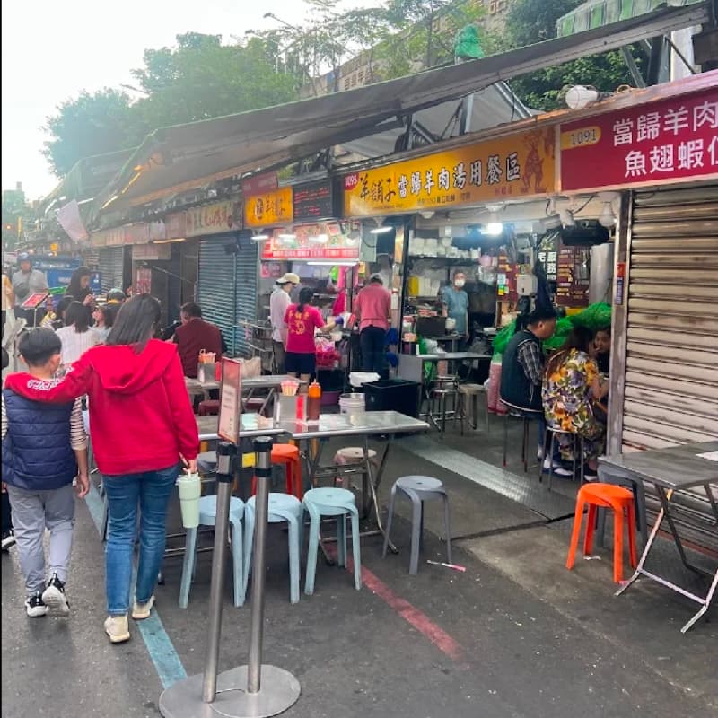 逛羅東夜市吃美食走走