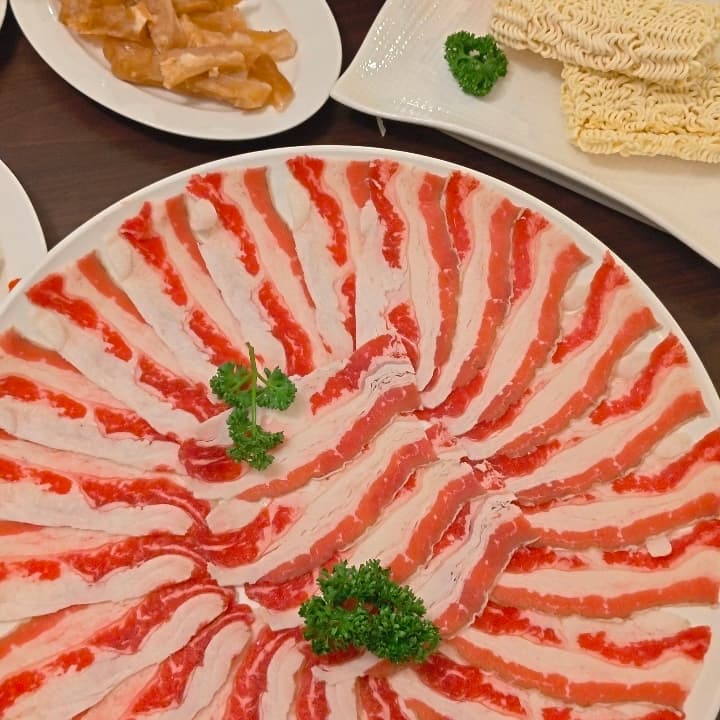 🐶美食探店✨新開幕🐮金大鋤壽喜燒🐷吃肉肉😋