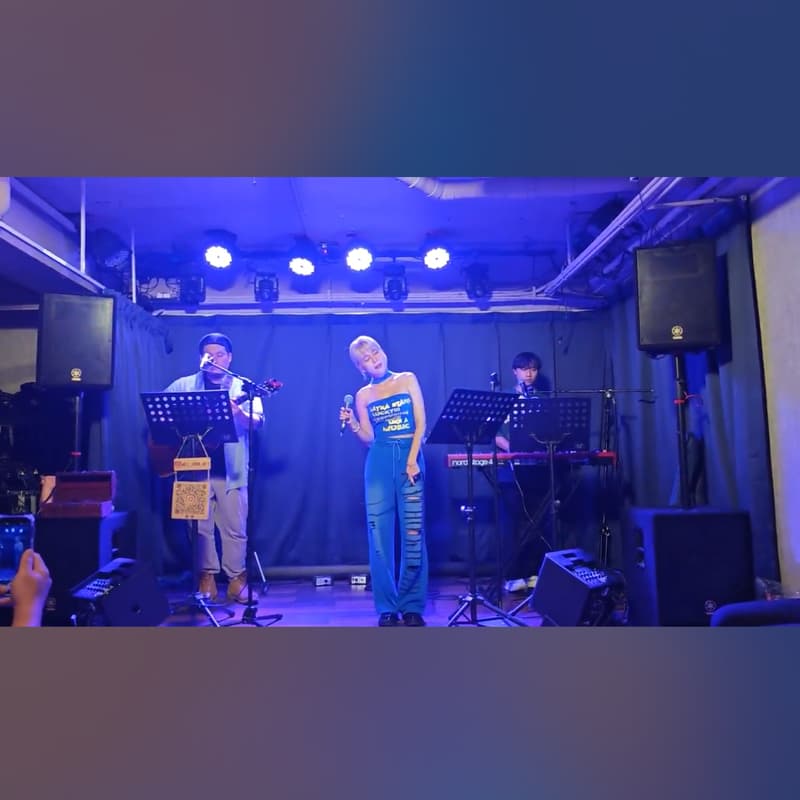 酒吧唱歌 喝酒 水煙🎤🍻😶🌫️