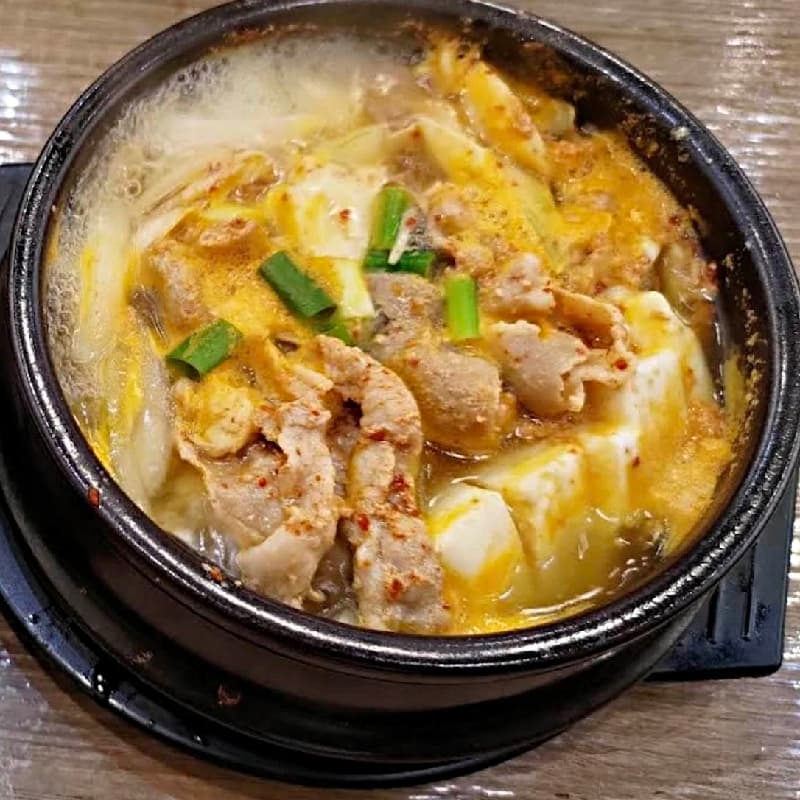 豆腐煲專賣店,想跟親辜吃韓式~