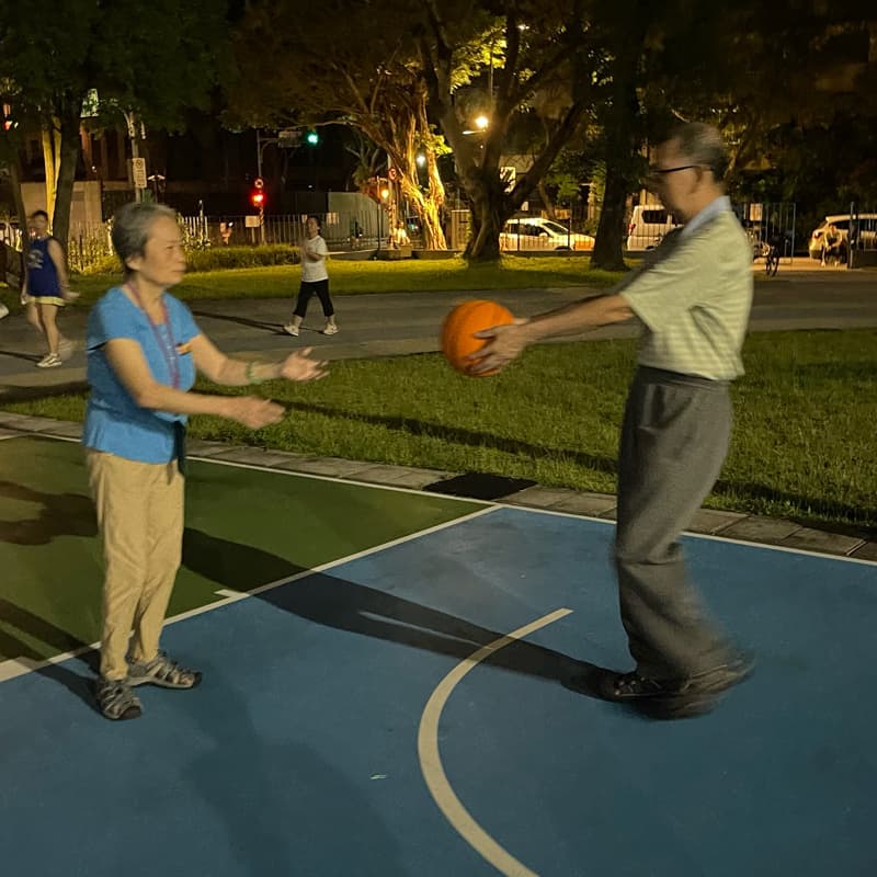 想為70歲爸媽辦一個聚會