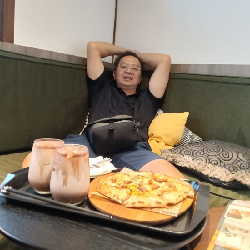 免費!唱歌看水晶,交朋友。