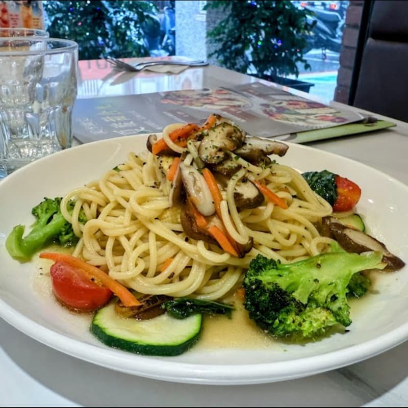 邊吃飯邊聊各行各業發展#中秋節