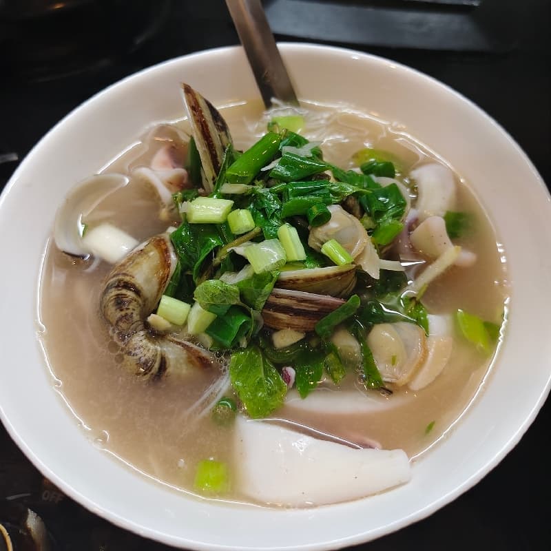 干貝火腿鮑蔘翅肚雞湯麵